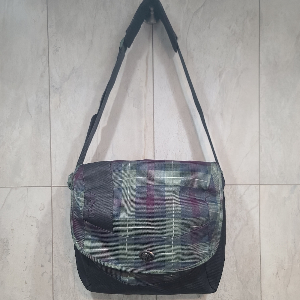 Dakine Brooke Tartan (NWOT)